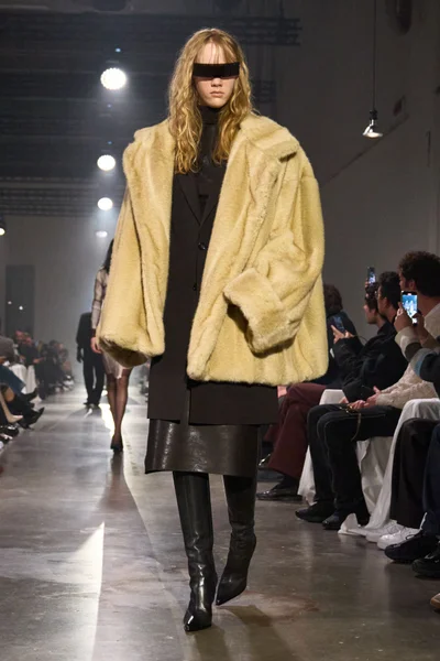 Look 34